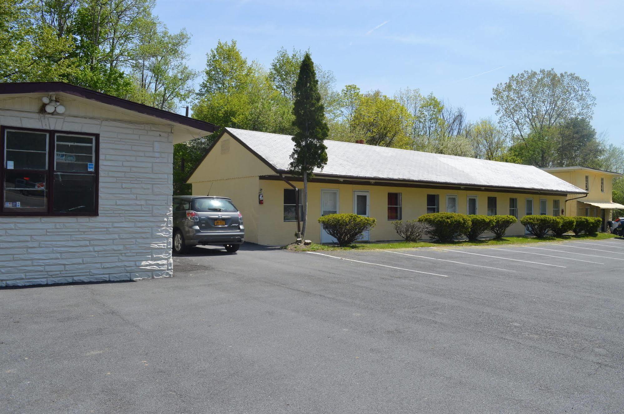 James Motel Monroe Exterior photo